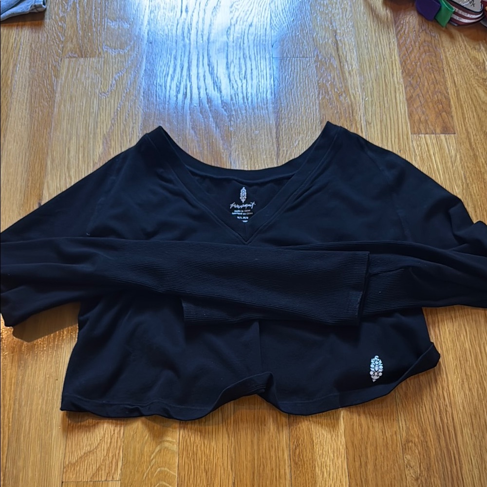 FP Movement by Free People Black Crop Sweatshirt 3/4 Sleeve Relaxed
